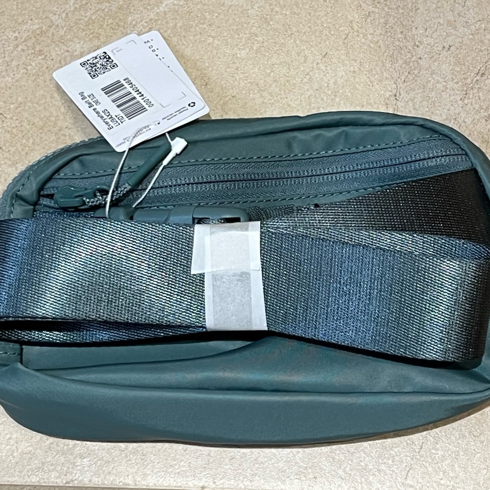 NWT Lululemon Everywhere Belt Bag 1L Tidewater Teal - Picture 3 of 5
